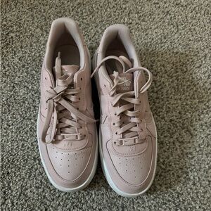 Size 8 women’s pink Air Force 1’s